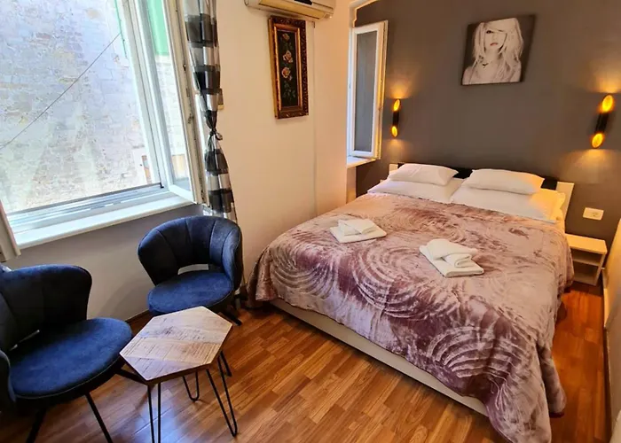 Pensión Inchy Accommodation - Heritage Rooms In Diocletian'S Palace