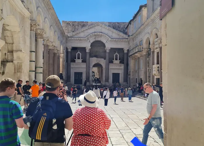 Inchy Accommodation - Heritage Rooms In Diocletian'S Palace Pensión