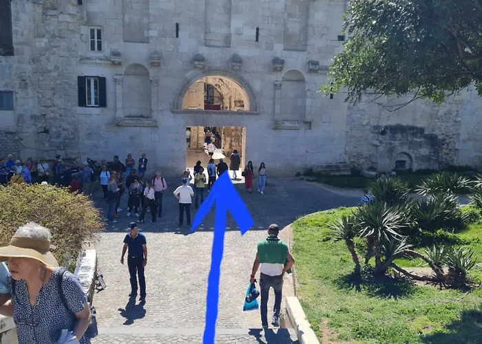 Inchy Accommodation - Heritage Rooms In Diocletian'S Palace 3* Split