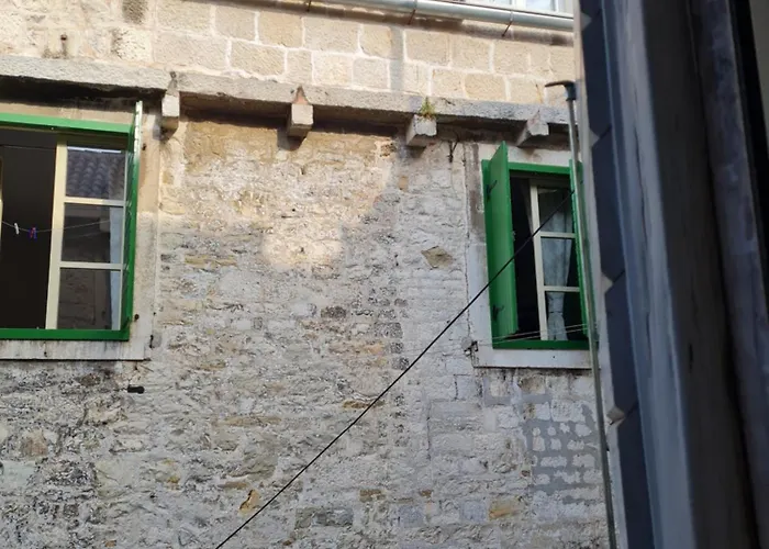 Inchy Accommodation - Heritage Rooms In Diocletian'S Palace 3* Split