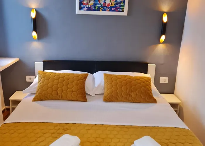 Inchy Accommodation - Heritage Rooms In Diocletian'S Palace 3* Split