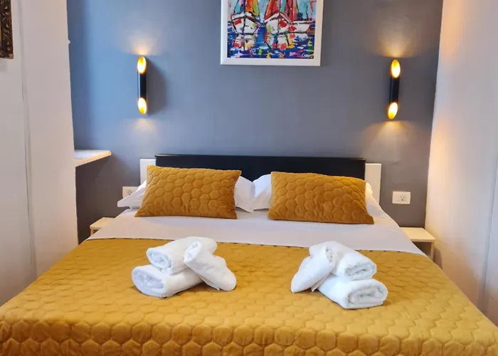 Inchy Accommodation - Heritage Rooms In Diocletian'S Palace 3*