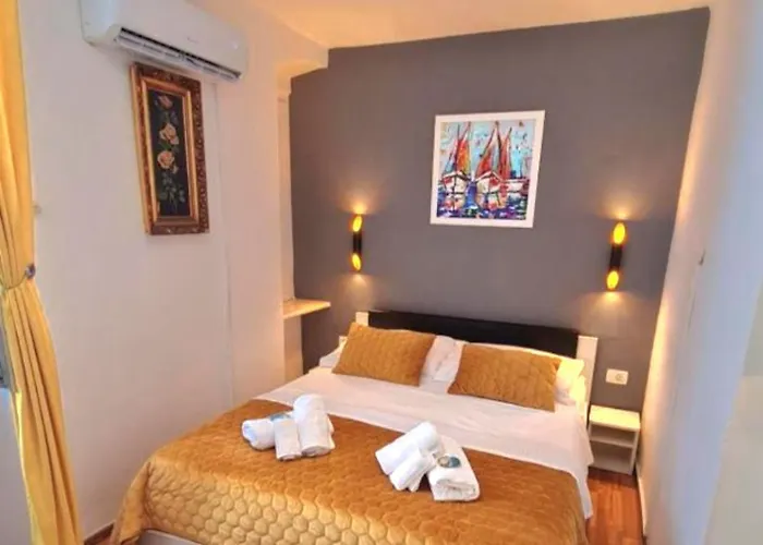 Pensión Inchy Accommodation - Heritage Rooms In Diocletian'S Palace Split