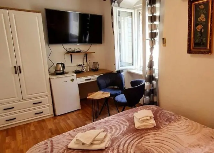 Inchy Accommodation - Heritage Rooms In Diocletian'S Palace