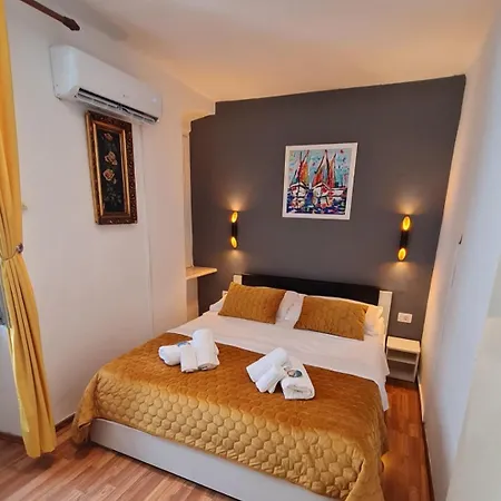 Inchy - In The Center Of Diocletian's Palace Guest house Split