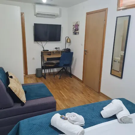 Inchy - In The Center Of Diocletian's Palace Guest house