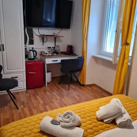 Inchy - In The Center Of Diocletian's Palace Guest house Split