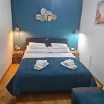 Πανσιόν Inchy Accommodation 3*