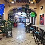 Inchy Accommodation Πανσιόν 3*