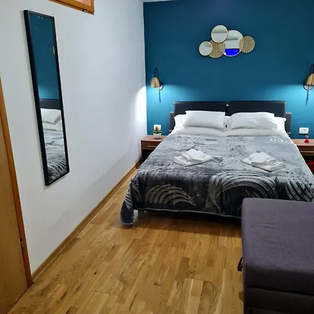 Πανσιόν Inchy Accommodation 3*