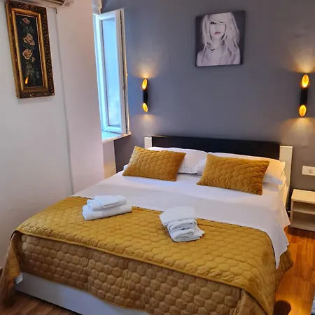 Inchy - In The Center Of Diocletian's Palace 3*