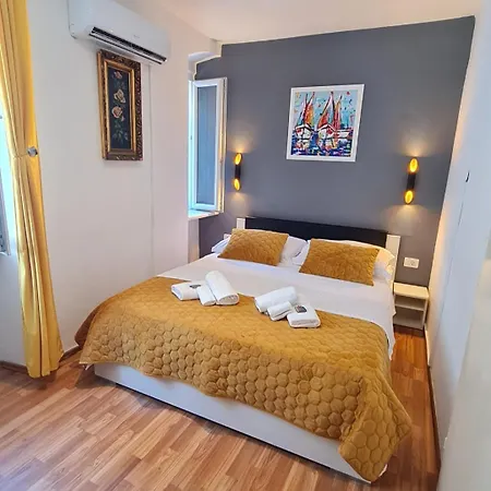 Inchy - In The Center Of Diocletian's Palace Split