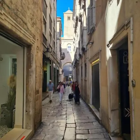 Inchy - In The Heart Of Diocletian's Palace בית הארחה ספליט