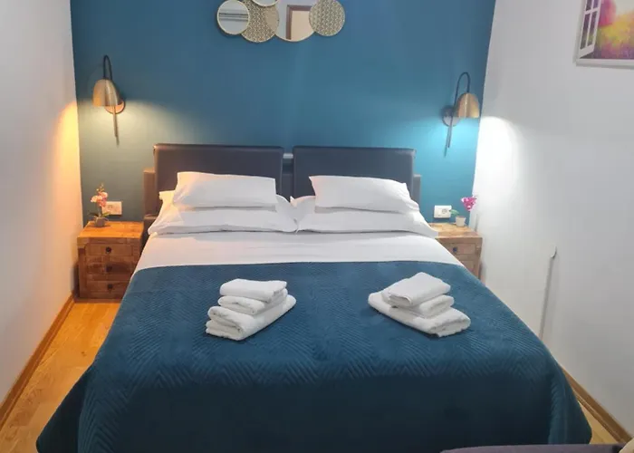 بيت ضيافة Inchy Accommodation - Heritage Rooms In Diocletian'S Palace 3*