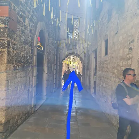 Inchy - In The Center Of Diocletian's Palace